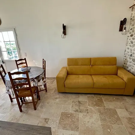 Dans Un Corps De Ferme En Ardeche Appartement Saint-Just (Ardeche)